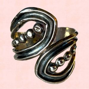Vintage Mexican Sterling Silver Modernist Repoussé Hinged Clamper Bracelet
